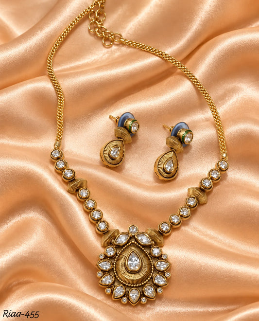 Necklace with earrings Riaa 455 Kundan